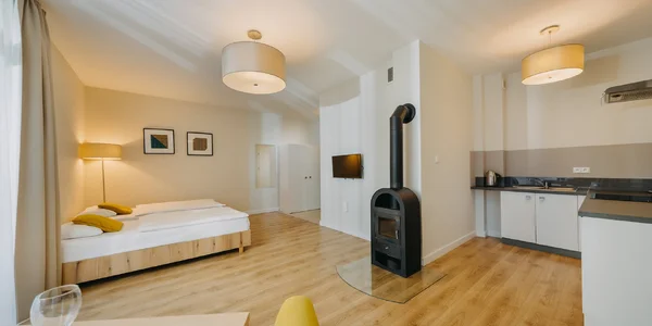 Jednoizbový apartmán pre dvoch (30–35 m²)