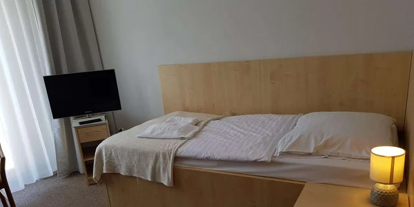 Dvoulůžkový pokoj s přistýlkou (24 m²)