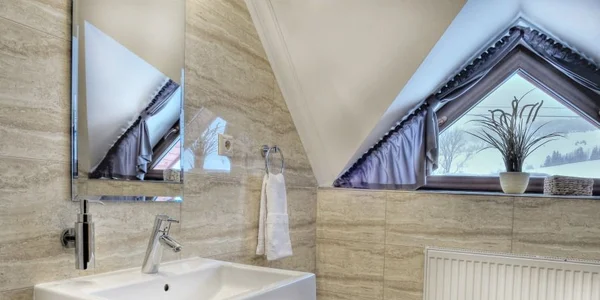 Dvojlôžková izba Deluxe s balkónom (31–34 m²)