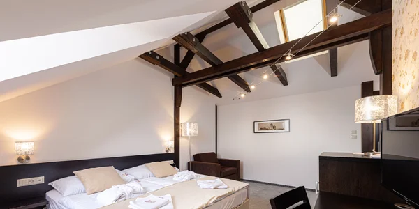 Dvoulůžkový pokoj s manželskou postelí (2+1) (20–24 m²)