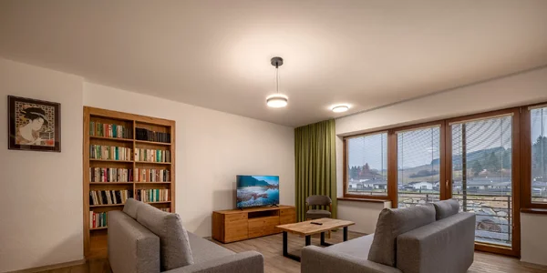 Dvojlôžkový apartmán s balkónom a výhľadom na wellness