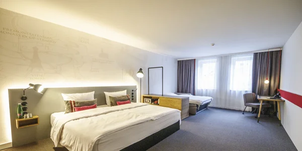 JUNIOR SUITE