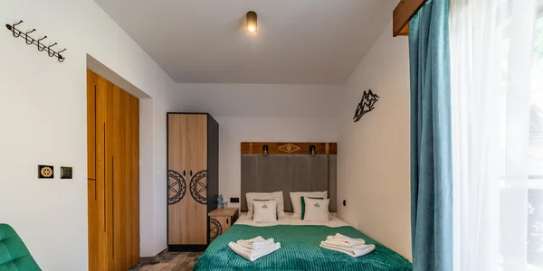 Dvoulůžkový pokoj Standard s balkonem (16–19 m²)