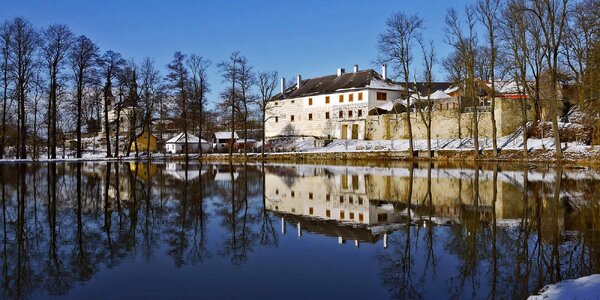 4* pobyt se stravou a wellness v historické tvrzi