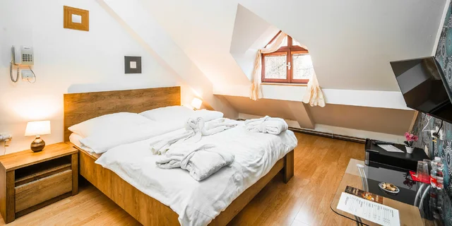 Pobyt neďaleko Orlických hôr: raňajky či polpenzia, wellness, masáž aj jazda na koňoch