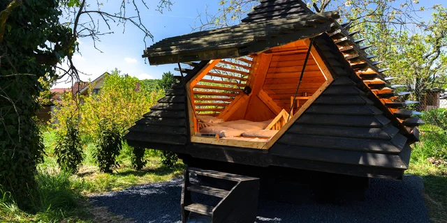 Unikátna apiterapia v apidomčeku: inhalácia úľového vzduchu, vibrácie a hlboký relax