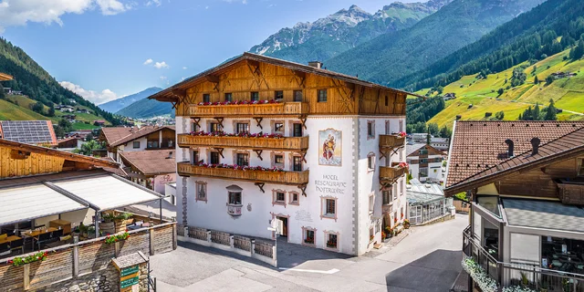 Stubaiské Alpy: horský hotel s polpenziou a saunami až pre 4 osoby