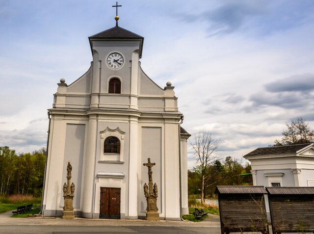 Šikmý kostel (kostel sv. Petra z Alkantary)