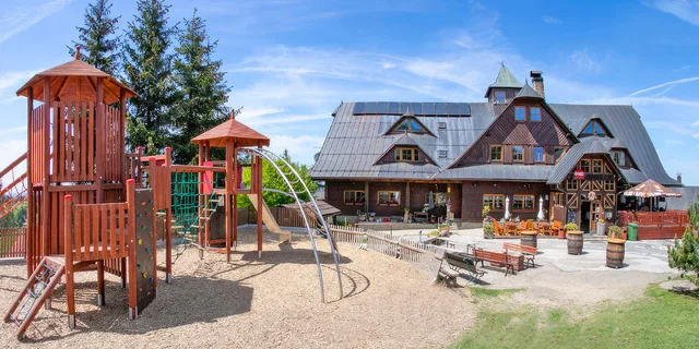 Horský hotel na hrebeni Javorníkov: raňajky alebo polpenzia, romantika so saunou a v lete bazén