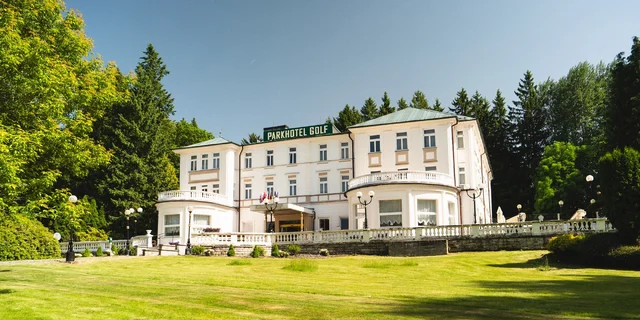 Pobyt v 4* hoteli v Mariánskych Lázňach: jedlo, vyhrievaný bazén aj wellness procedúry