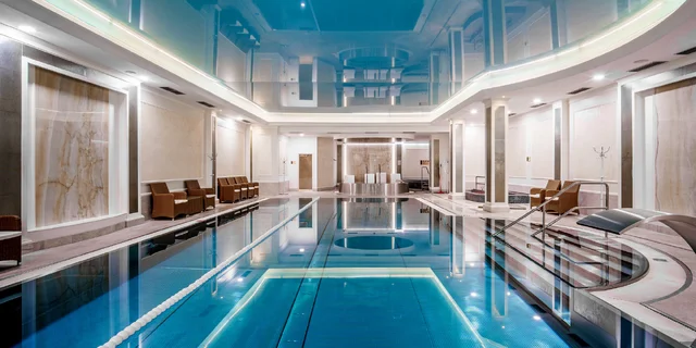 4* relax v Karlových Varoch: bazénové a wellness centrum, kúpeľné procedúry, polpenzia