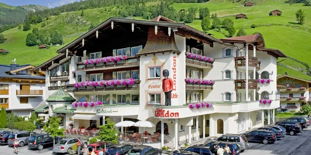 Dovolenka v Zillertalských Alpách: 4* hotel s polpenziou, neobmedzeným wellness a kartou výhod