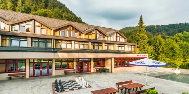 Rodinná dovolenka v Rakúsku: 3* alpský hotel s raňajkami alebo polpenziou, sauna, turistika