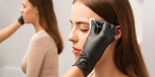 Laminácia obočia s farbením, lash lift s výživnou kúrou pre mihalnice alebo výhodné kombo oboch