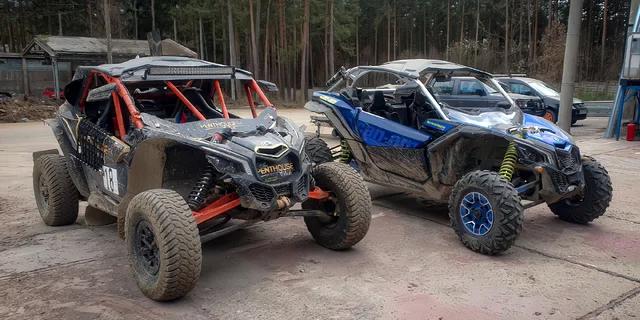 Offroadová jízda v dakarské buggy Can-am: 15 min. spolujízdy či řízení i svezení profi jezdcem