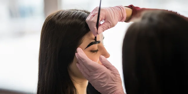 Lash lifting, laminácia obočia alebo henna brow s dlhotrvajúcou výdržou