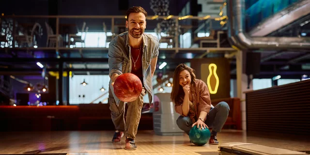 Prenájom bowlingovej dráhy pre 10 osôb: 1 alebo 2 hodiny hry