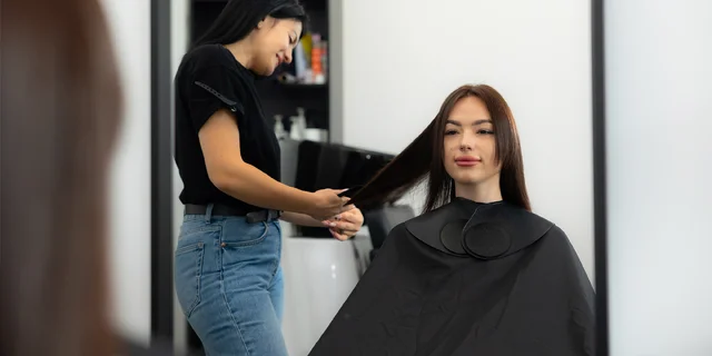 Balíčky pre krásne vlasy: dámsky strih, regeneračné kúry či balayage