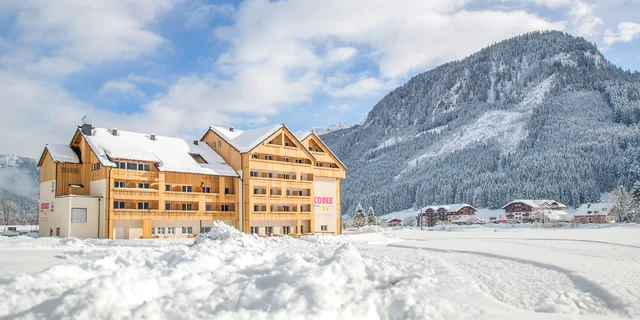 Dovolenka v Alpách: moderný horský hotel COOEE alpin Dachstein s raňajkami alebo polpenziou a saunami