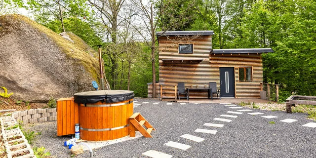 Kúsok pokoja pod skalou v Jizerkách: tiny house s privátnou saunou, možnosť vírivky