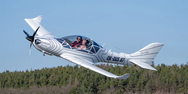 Pilotem na zkoušku: 15, 30 nebo 45 min. v oblacích pro 1 osobu