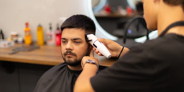 Barberské služby: pánsky strih, kompletka s bradou aj detské strihanie