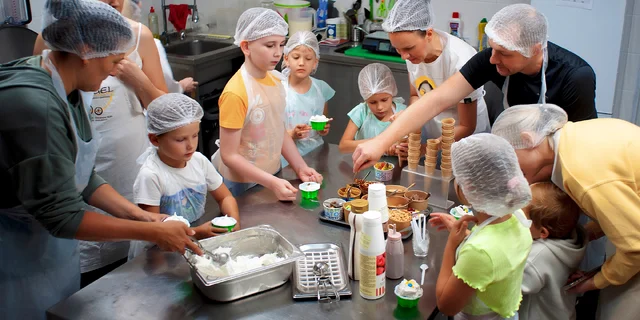 Frostie Laboratory: Kurz výroby zmrzliny či zdobenia koláčikov aj sladká narodeninová oslava