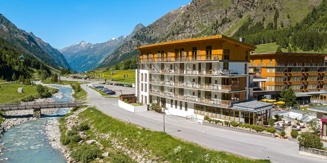 Pitztalský ľadovec: hotel v 1700 m n. m. pri zjazdovke s panoramatickým wellness a celodennou stravou