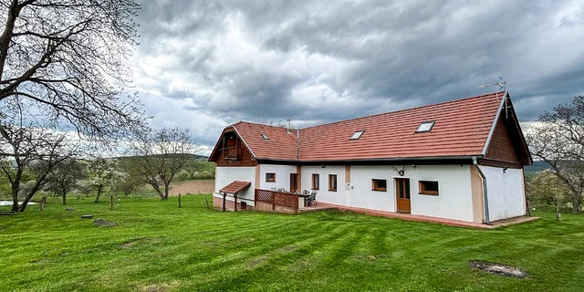 Pobyt v Ábelovej: chaty či apartmány pre 4 až 30 osôb, jazda na koni alebo elektrobicykle