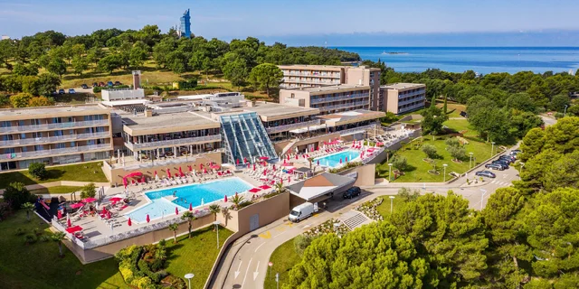 Dovolenka v Poreči: 4* hotel 300 m od pláže, bazény a wellness, polpenzia, dieťa zdarma