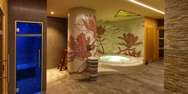 Privátny wellness s fľašou Prosecca pre 2 osoby v historickom centre Banskej Štiavnice