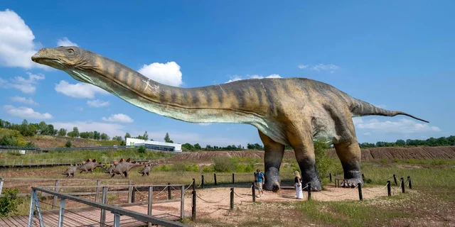Vstupy do JuraParku v Polsku: dinosauří park, oceanárium i 5D kino a projížďka vláčkem