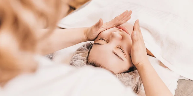 Japonský 5-fázový rituál mladosti: Kobido masáž tváre a krku aj tejpovanie