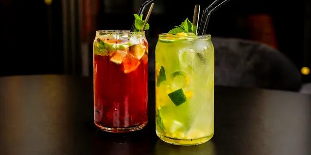 Chutné alko špeciály: XXL drinky, párty loďka pre partiu alebo drink na mieru podľa chuti