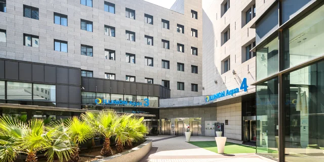 Moderný 4* hotel vo Valencii s raňajkami, blízko Mesta umenia a vied s delfináriom