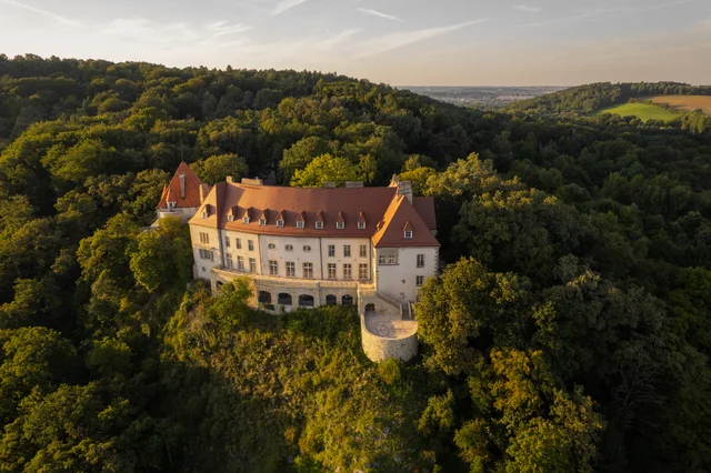 Michelinom ocenený 5* zámok: panoramatický výhľad na Krakov, raňajky aj polpenzia