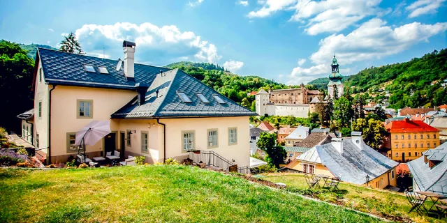 Spojenie histórie a luxusu v obľúbenej Banskej Štiavnici: hotel len 300 m od Nového Zámku