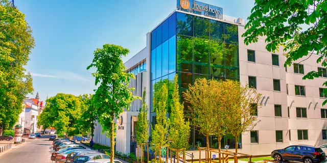 Objavujte Sopot: moderný hotel s raňajkami kúsok od pláže a móla