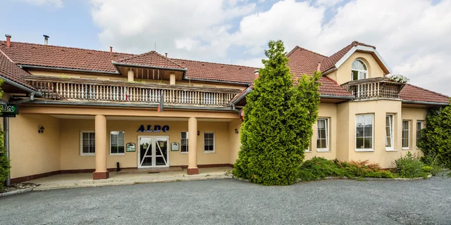Pobyt v Uničove s raňajkami alebo polpenziou, bazénom, neobmedzeným wellness aj bowlingom