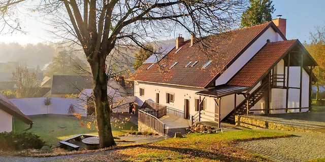 Ubytovanie v penzióne na statku: raňajky aj vstup do wellness, možnosť jazdy na koni