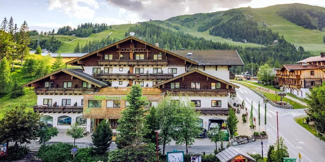 Dovolenka v Rakúsku: 4* hotel pri lanovke, polpenzia plus, neobmedzený wellness aj joga, poukaz na spa