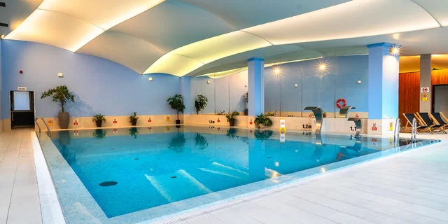 Moderný hotel s výhľadom na Sliezske Beskydy: jedlo a neobmedzený vstup do wellness