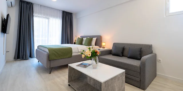 Dovolenka v Čiernej Hore: moderný apartmán v Budve, 450 metrov od pláže