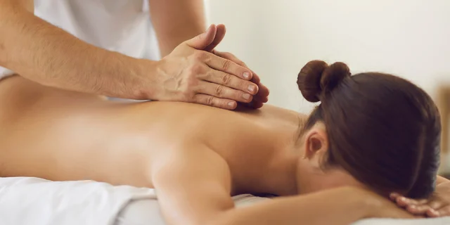 Telové masáže: relaxačná, indická antistresová alebo masáž štyrmi rukami