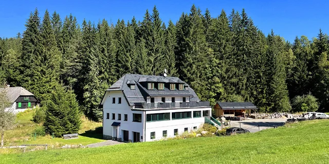 Pobyt na Šumave: horská chata pod keltským hradiskom Obří hrad a raňajky