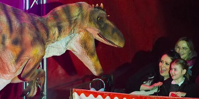 CIRKUS FRANCESKO JUNG v Senici, Rajeckých Tepliciach, Dolnom Kubíne a Námestove - show plná akrobacie, zábavy aj vystúpenie s dinosaurami