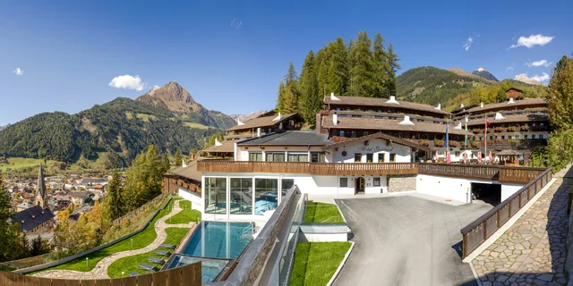 Matrei v Tirolsku: hotel priamo na svahu, polpenzia aj wellness s infinity bazénom