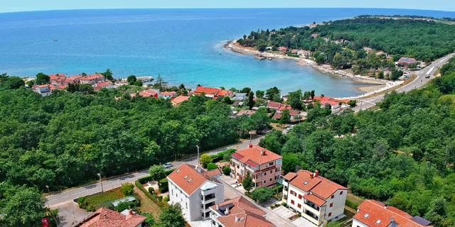 Dovolenka na Istrii: izba alebo apartmán, bazén a 350 metrov na pláž
