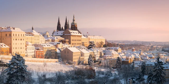 Vianočná atmosféra stovežatej Prahy s prehliadkou mesta, 4* hotelom a raňajkami