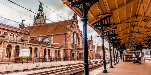 Vlakem do Polska: Užijte si dovolenou u moře i krásy Gdaňsku